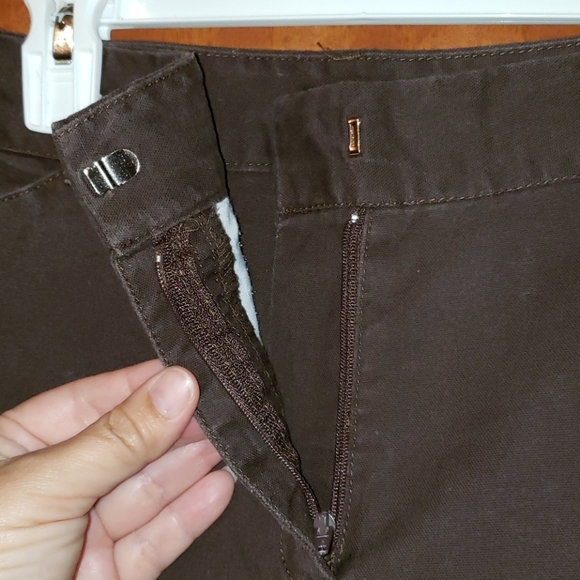 🔷️$8/ea OR 3/$20🔷️Brown Capris Great for Work - Picture 3 of 5
